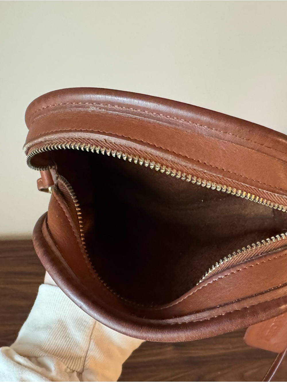 Vintage Coach Abbie British Tan Leather Crossbody Bag - style 9017 - Picture 7 of 11